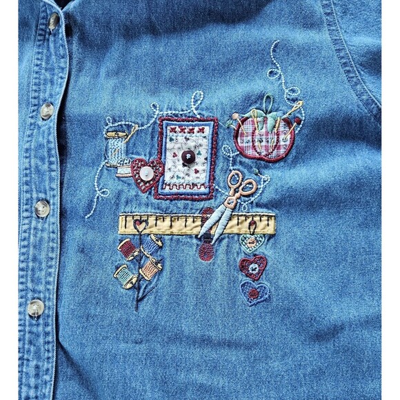 Vtg Bobbie Brooks Quilter Sew Crafter Denim Embroidered Shirt Womens 22W/24W - Picture 4 of 9